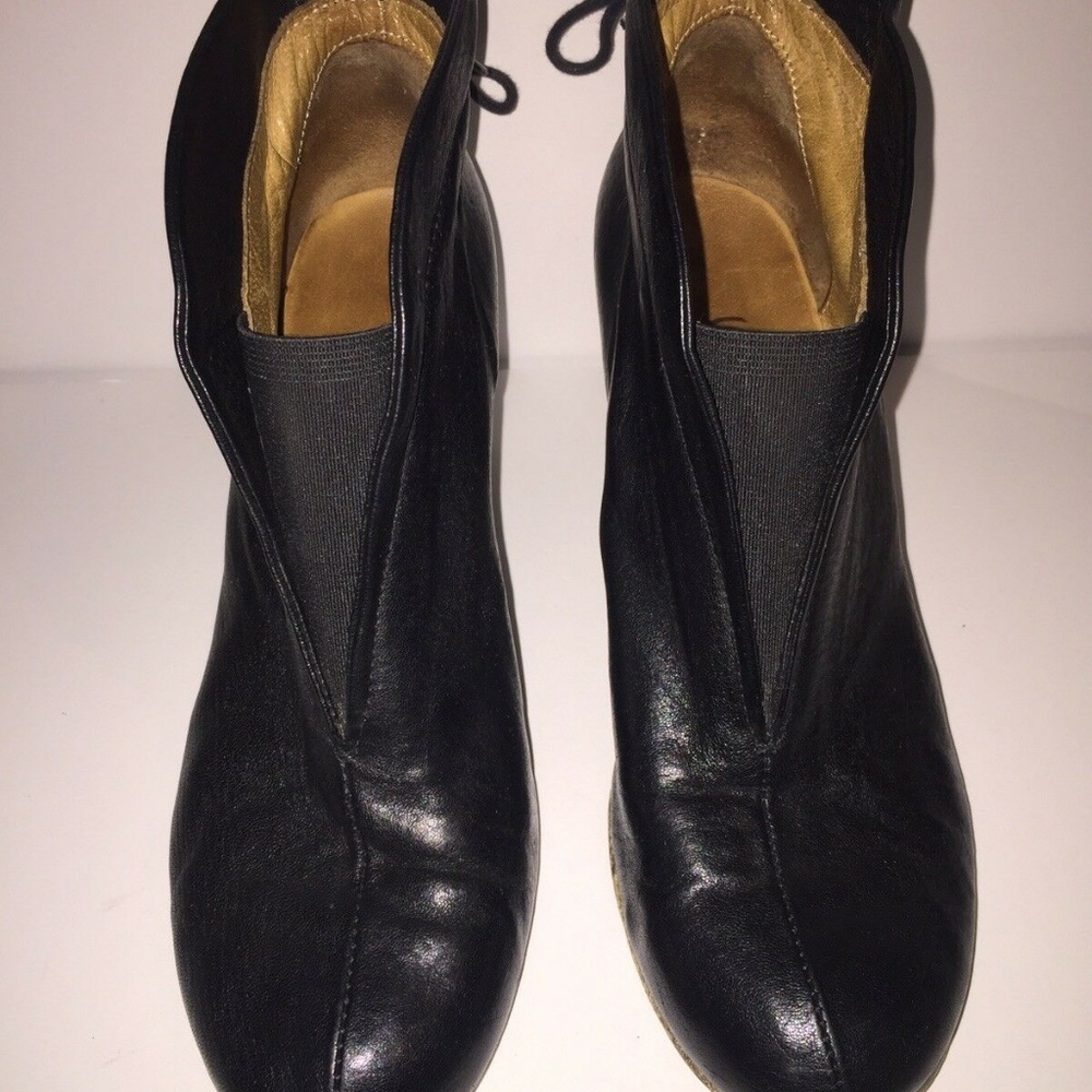 Gigdio Vittoria Black Leather Lace Tie Ankle Boot